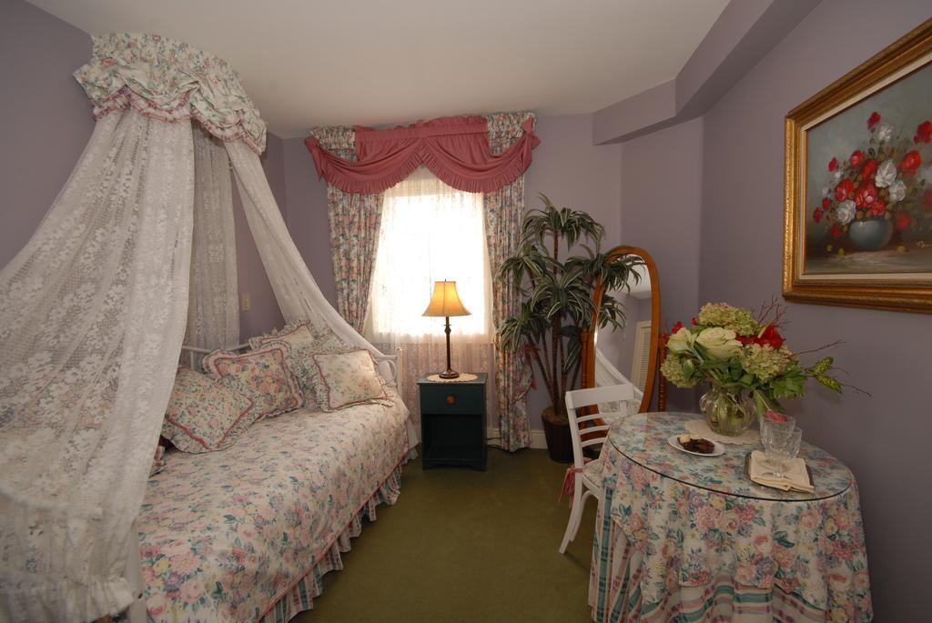 Humboldt House Bed & Breakfast Victoria Oda fotoğraf